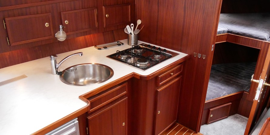 Van der valk challenger royal 42