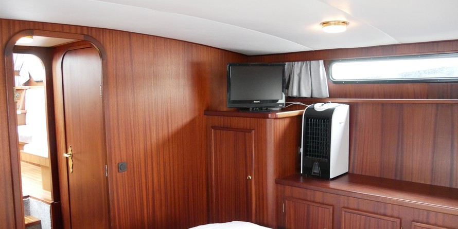 Van der valk challenger royal 42