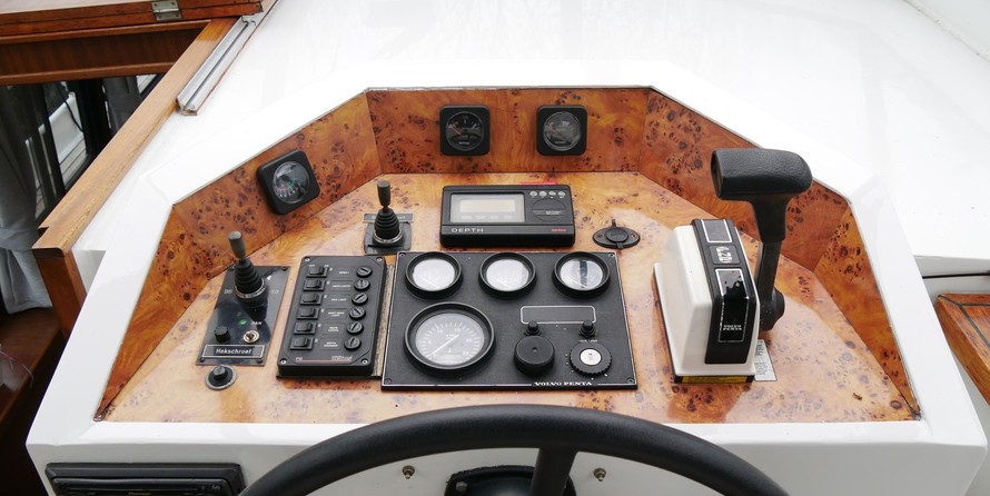 Van der valk challenger royal 42