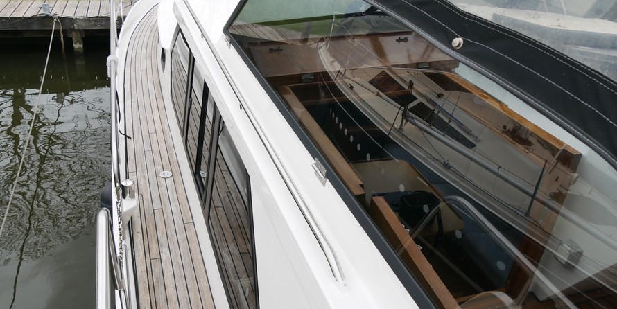 Van der valk challenger royal 42