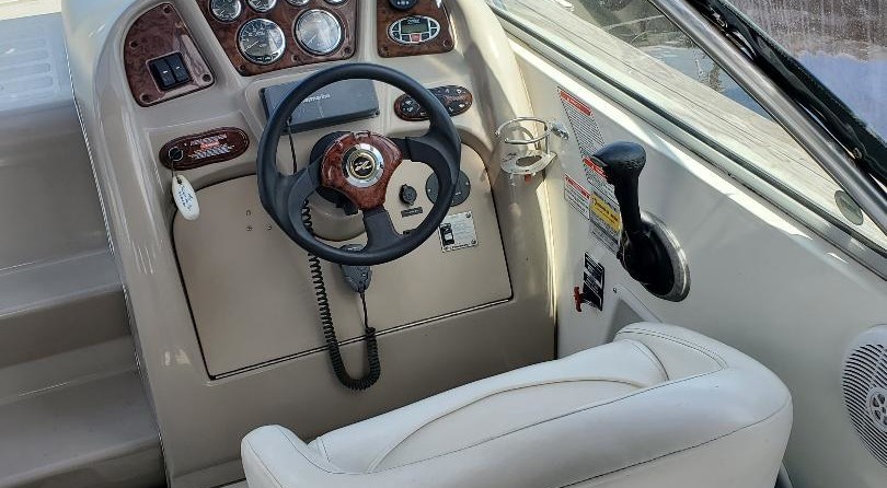 Robalo 2640 walkaround