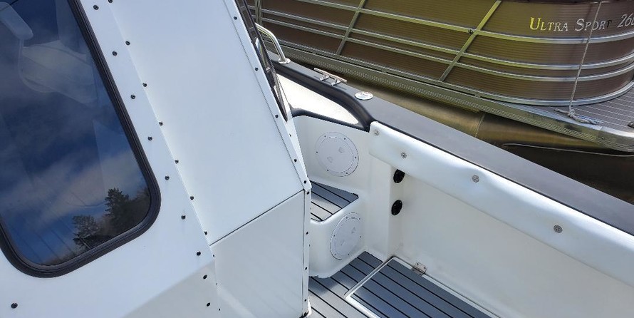 Robalo 2640 walkaround