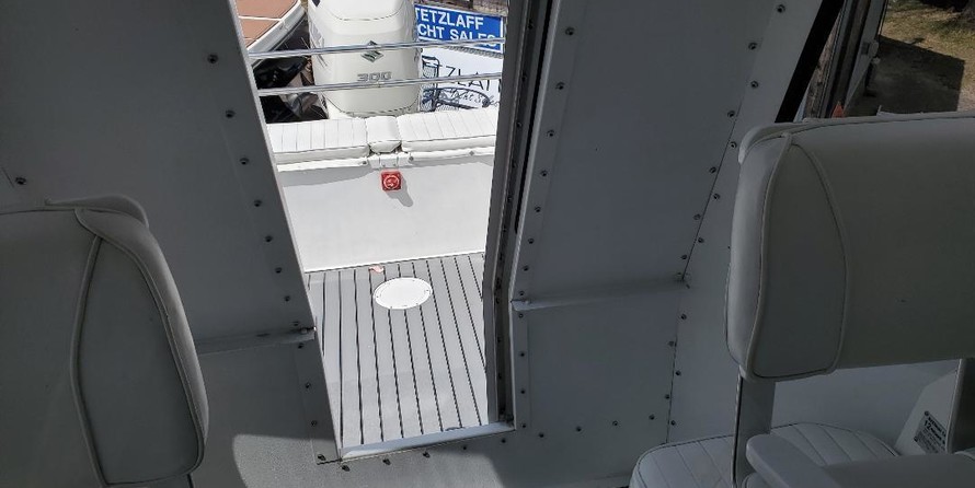 Robalo 2640 walkaround