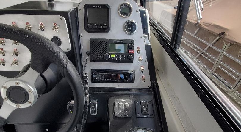 Robalo 2640 walkaround