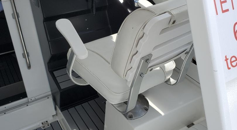 Robalo 2640 walkaround