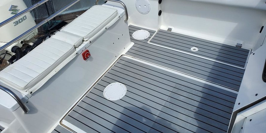 Robalo 2640 walkaround