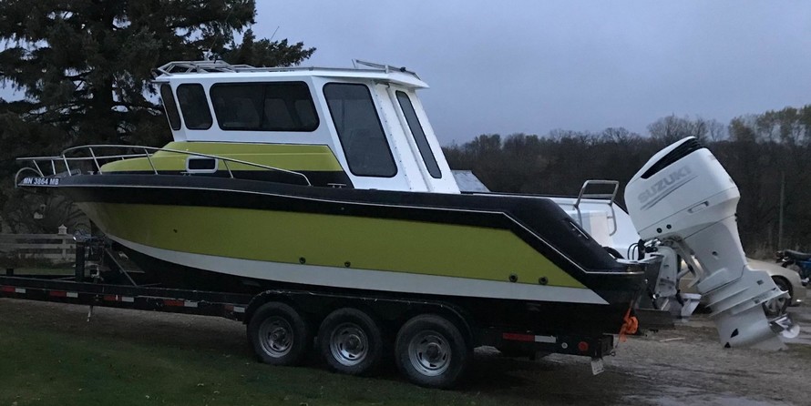 Robalo 2640 walkaround