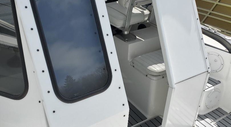 Robalo 2640 walkaround