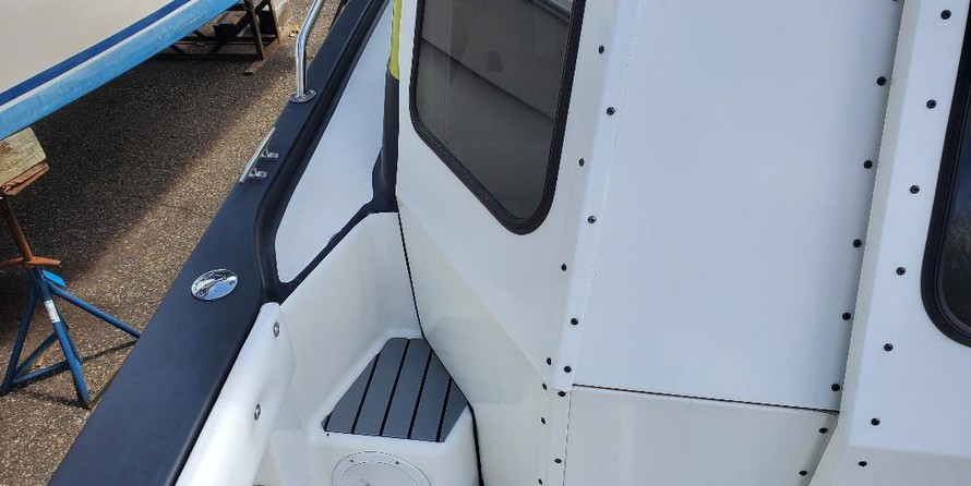 Robalo 2640 walkaround