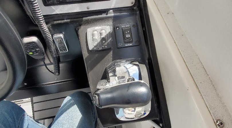 Robalo 2640 walkaround