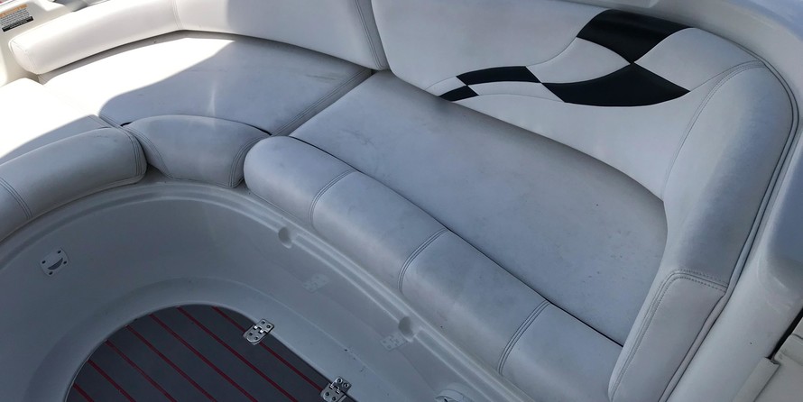 Larson 2400 Escape RT Twin FC