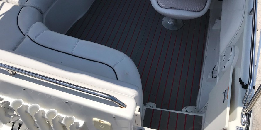 Larson 2400 Escape RT Twin FC