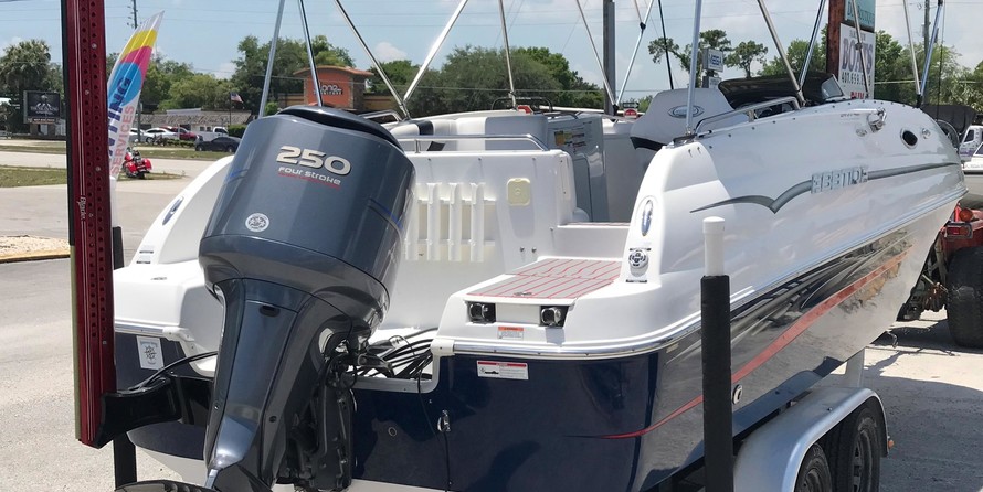 Larson 2400 Escape RT Twin FC