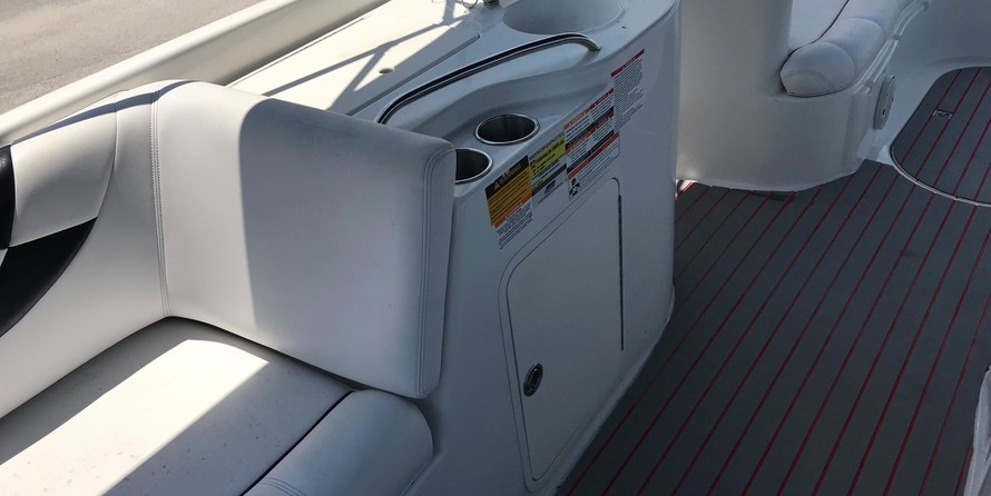 Larson 2400 Escape RT Twin FC