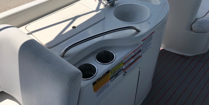 Larson 2400 Escape RT Twin FC