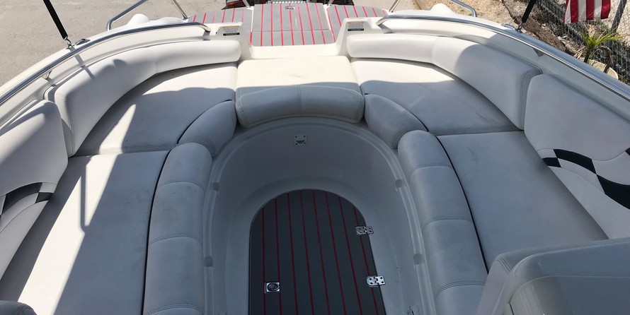 Larson 2400 Escape RT Twin FC