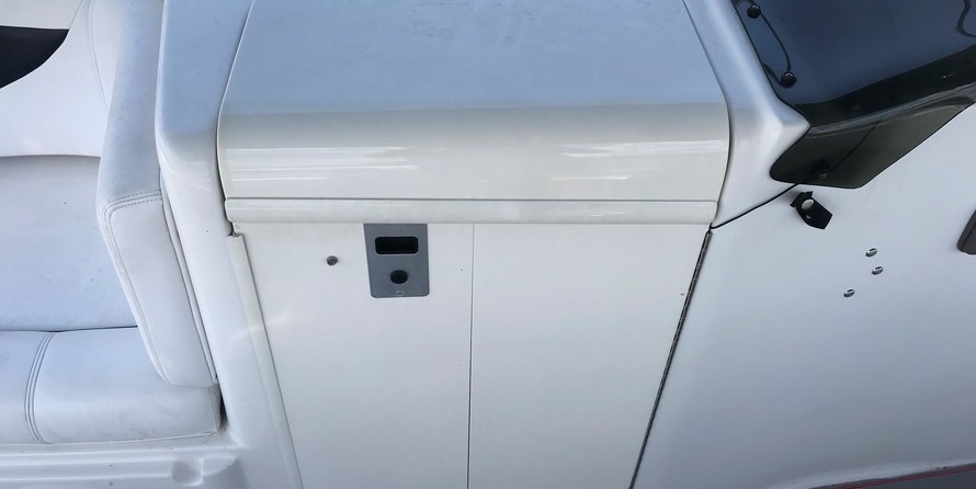 Larson 2400 Escape RT Twin FC