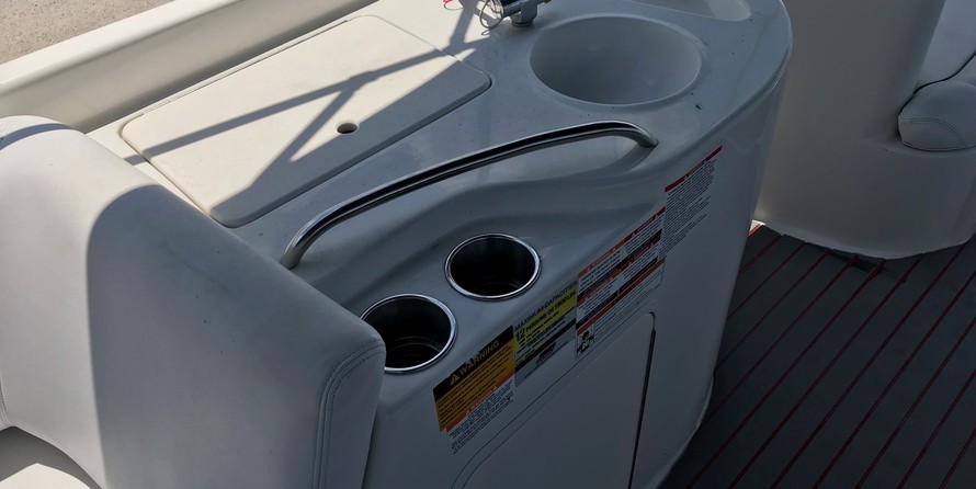 Larson 2400 Escape RT Twin FC