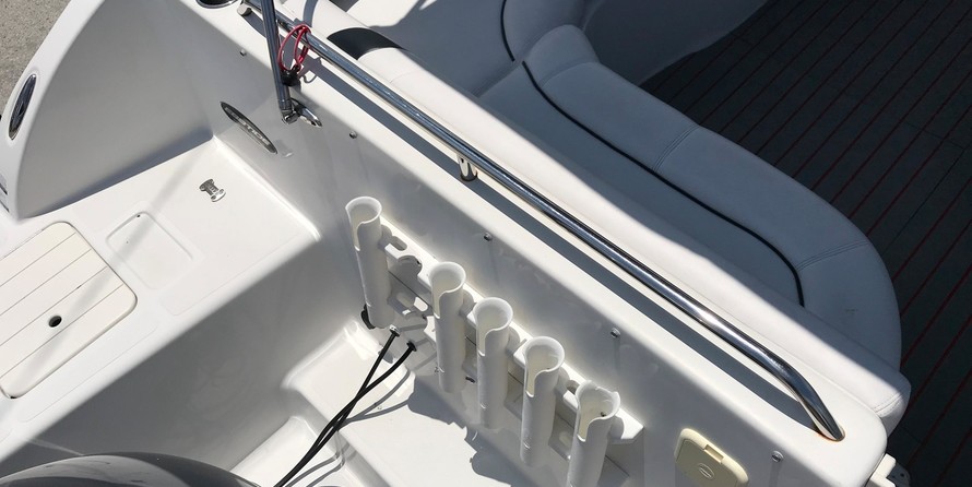 Larson 2400 Escape RT Twin FC