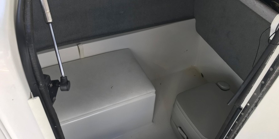 Larson 2400 Escape RT Twin FC