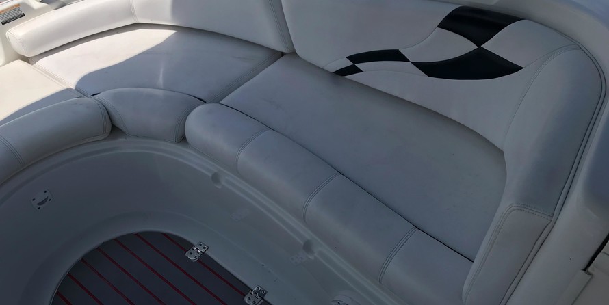 Larson 2400 Escape RT Twin FC