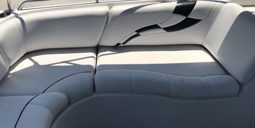 Larson 2400 Escape RT Twin FC