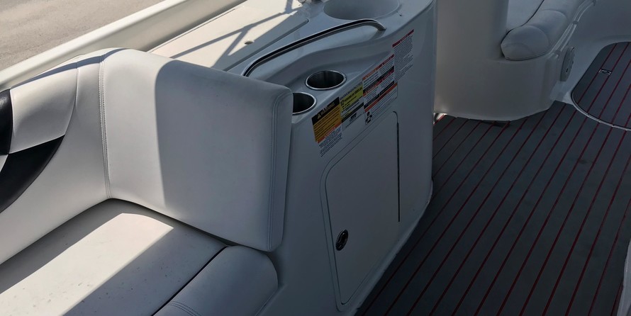 Larson 2400 Escape RT Twin FC