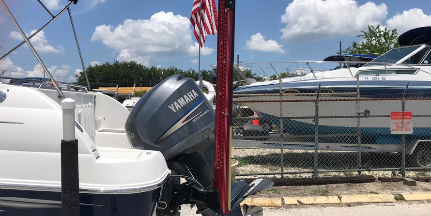 Larson 2400 Escape RT Twin FC