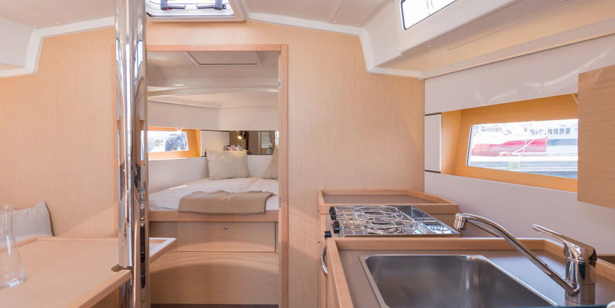 Beneteau Oceanis 38.1