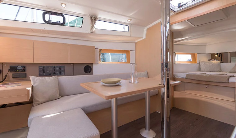 Beneteau Oceanis 38.1