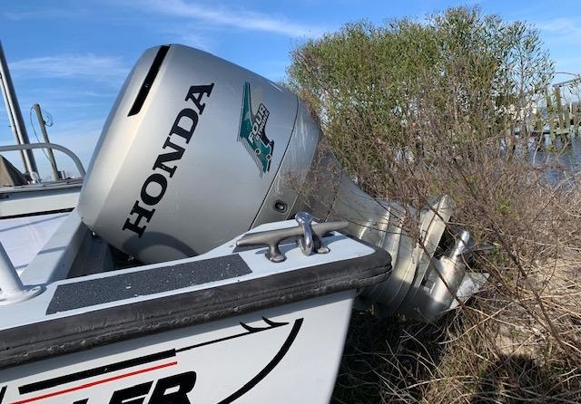 Boston Whaler Challenger 25