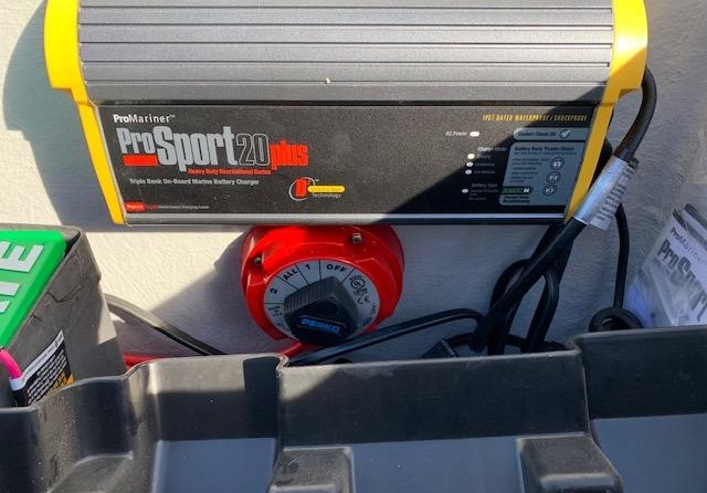 Boston Whaler Challenger 25