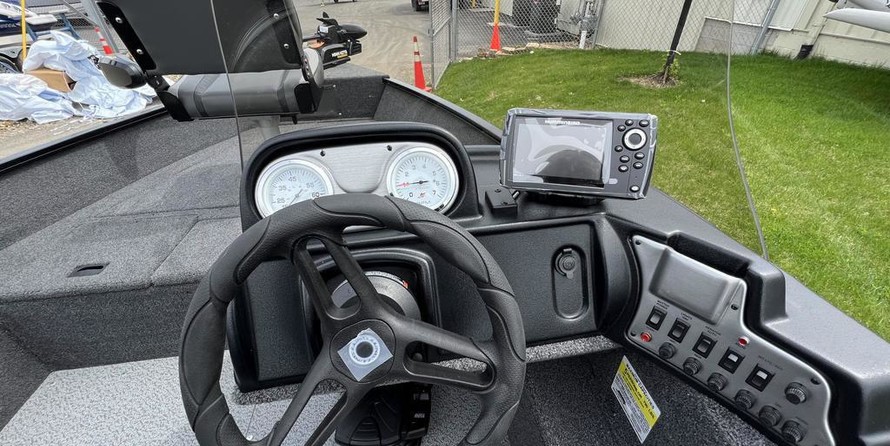 Lund Boats 1650 Rebel XS SS