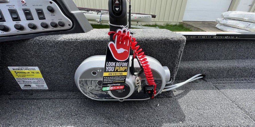 Lund Boats 1650 Rebel XS SS