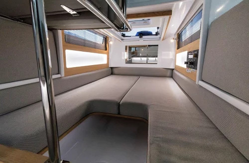Axopar 28 Cabin