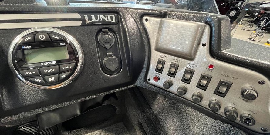 Lund Boats 1675 Impact SS