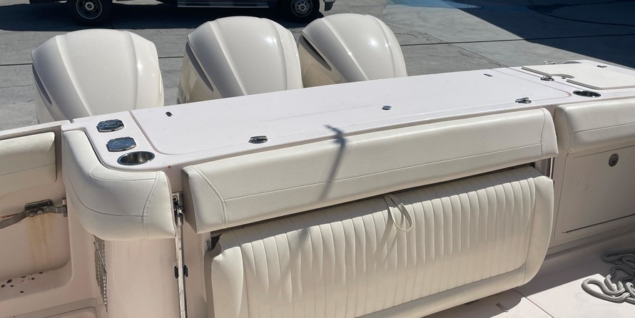 Grady-White Express 370