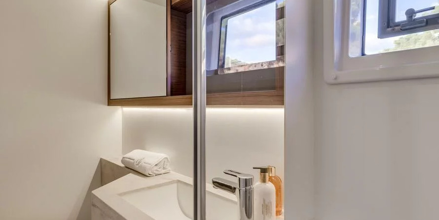 Lagoon 50 (Gen+A/C+WM)