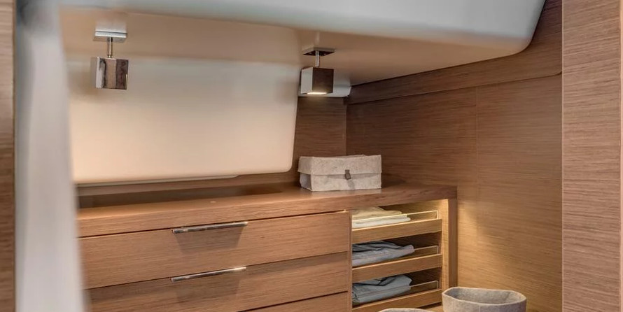 Lagoon 50 (Gen+A/C+WM)