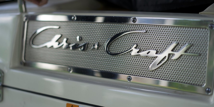 Chris-Craft Launch 27