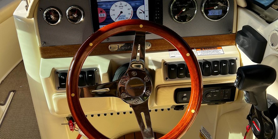 Chris-Craft Launch 27