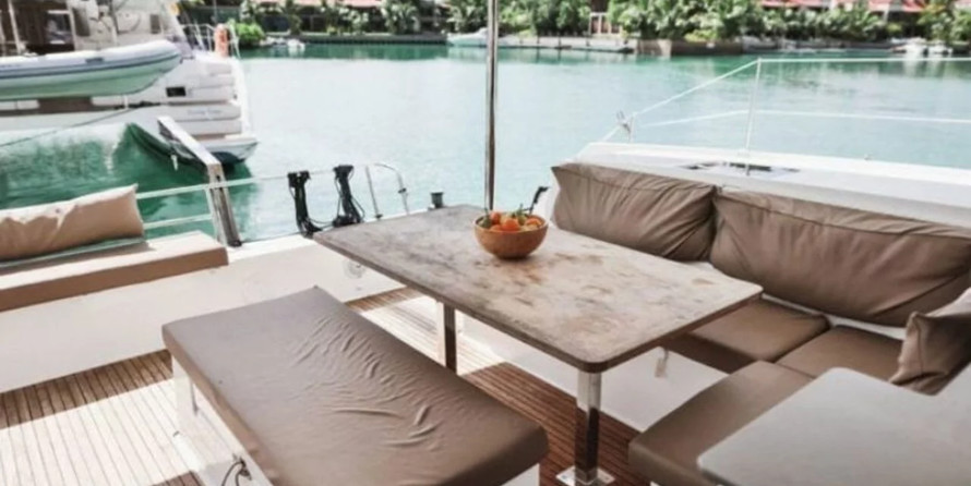 Helia 44 - 4 + 2 cab.