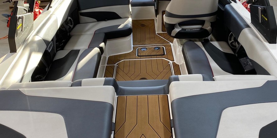 Malibu Wakesetter 22 MXZ