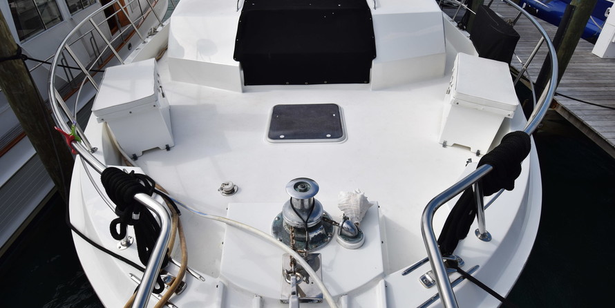 Hatteras GT 54