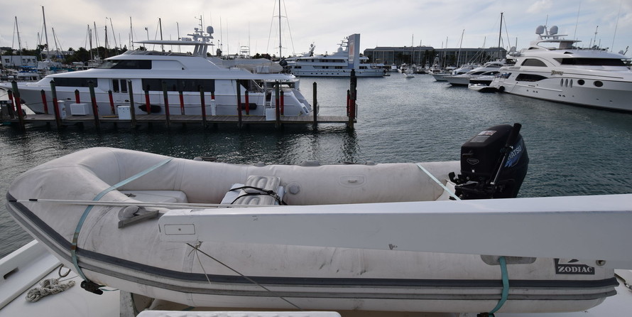 Hatteras GT 54