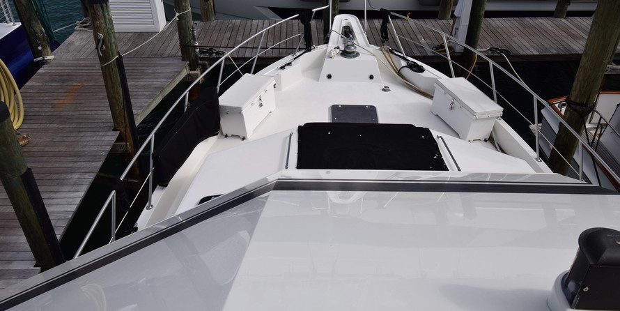 Hatteras GT 54