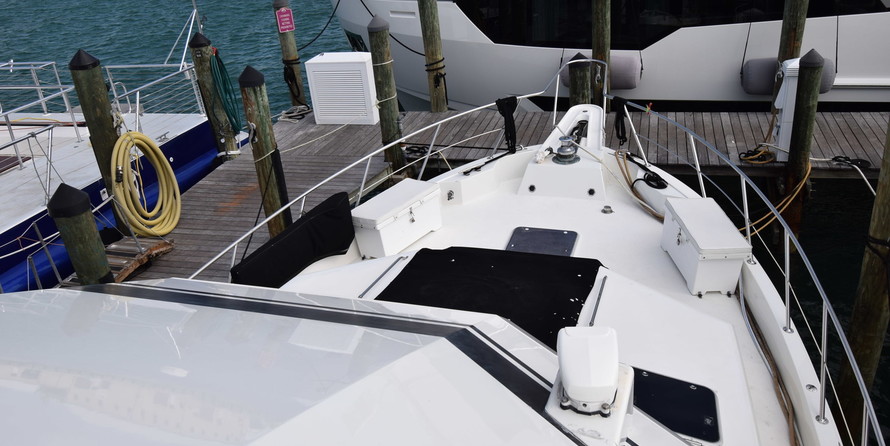 Hatteras GT 54