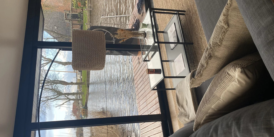 Waterlilly HousboatsLarge Double Suite V2