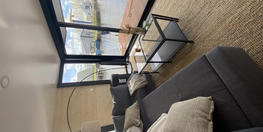 Waterlilly HousboatsLarge Double Suite V2