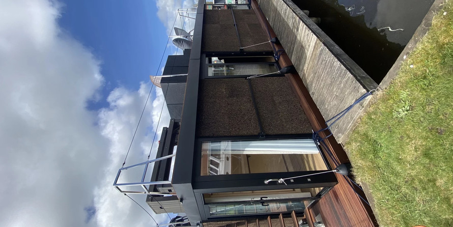 Waterlilly HousboatsLarge Double Suite V2